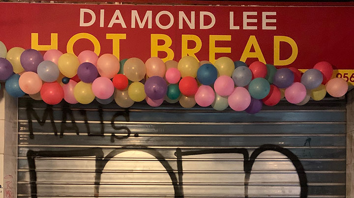 hot bread bakery sign Diamond Lee