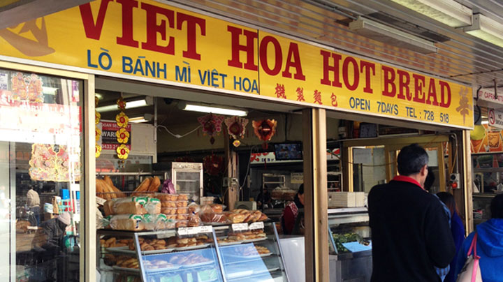 hot bread bakery sign Vita